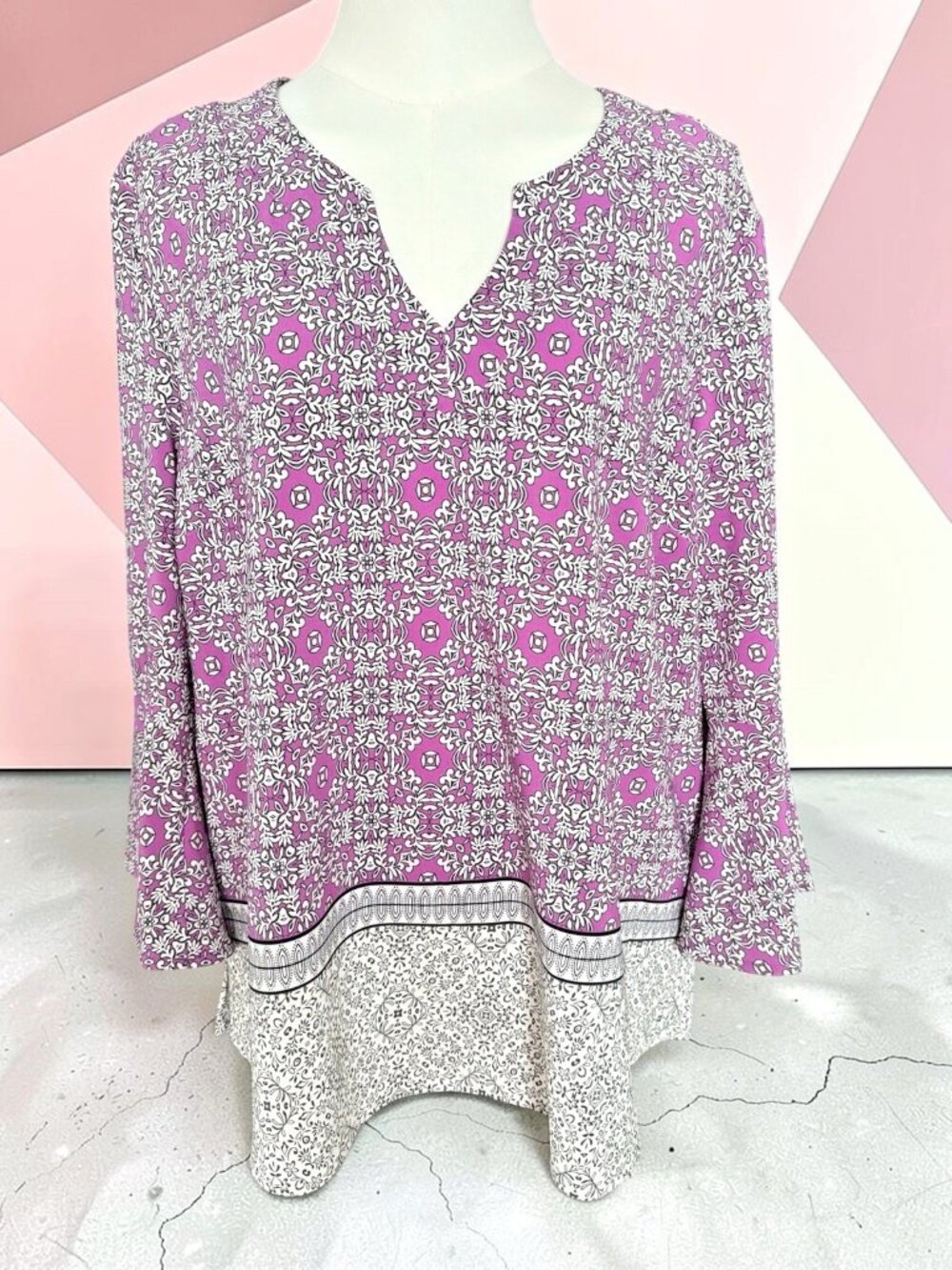 Dana Buchman V-Neck Medallion Print Top With Flared Trumpet Sleeves-Large-NWT
